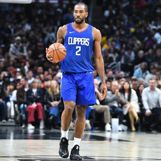 左脚前锋 左脚前锋